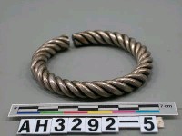 藏品(銀鐲子)的圖片